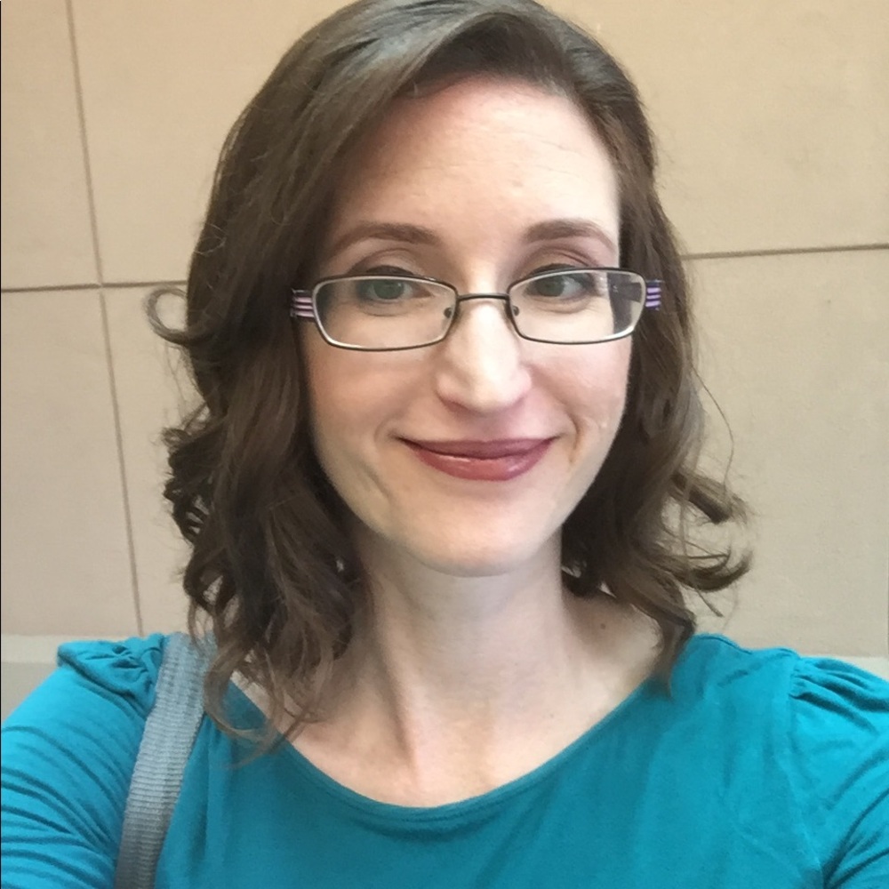 Meet your Posher, Lea